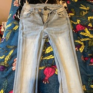 Denim Jeans with ripped Knees